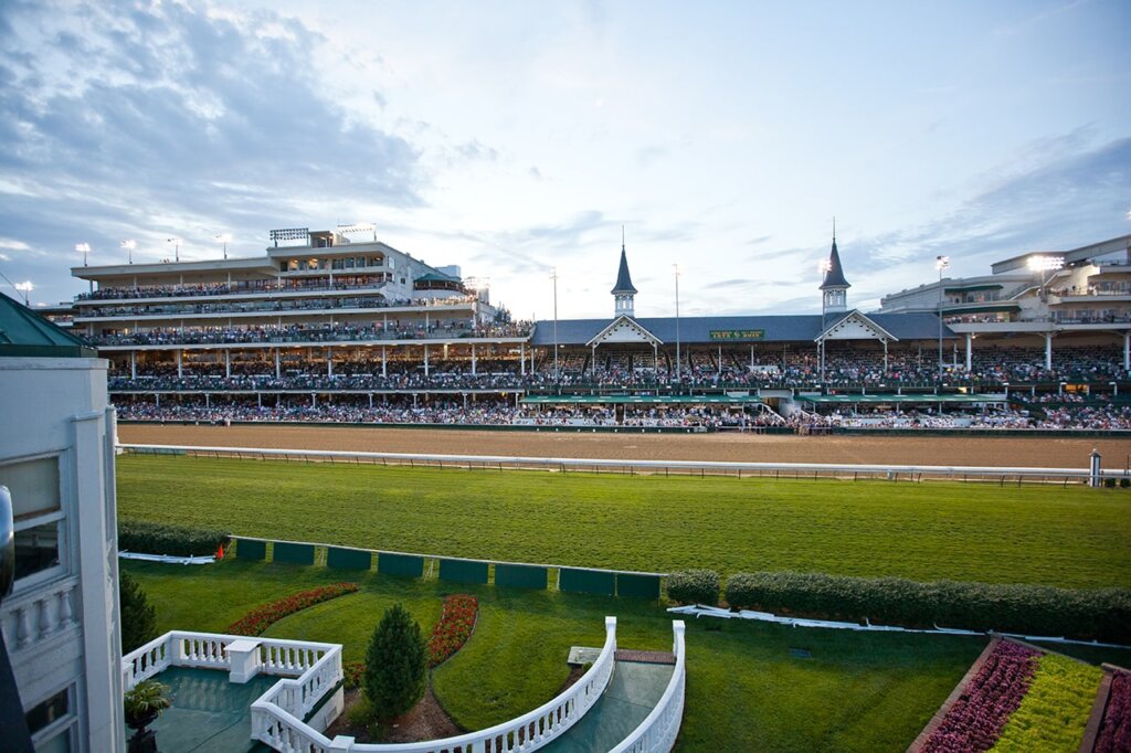 churchill downs racetrack tour