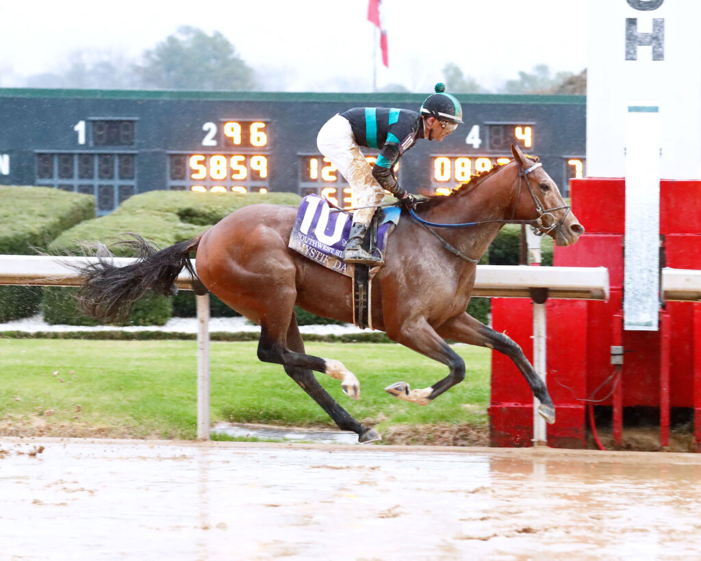 Mystik Dan skims rail, romps by eight lengths in Southwest News