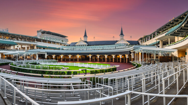 Paddock Seating | Seating experience | Kentucky Derby