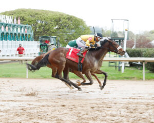 Free Like a Girl wins at Oaklawn Park