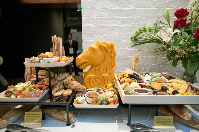 yellow horse tablescape