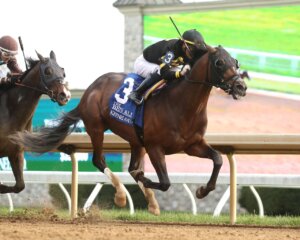 Tennessee Lamb wins the Ben Ali S. at Churchill Downs.