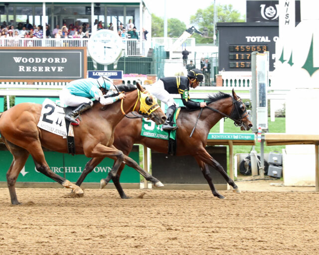 #5 Pinky Finger edges out #5 Maximus Prime in the Kentucky Juvenile at Churchill Downs.