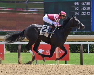 Ewing wins at Saratoga.