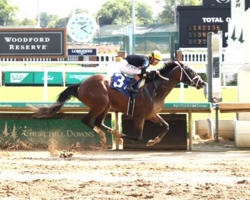 I Did I Did wins at Churchill Downs.