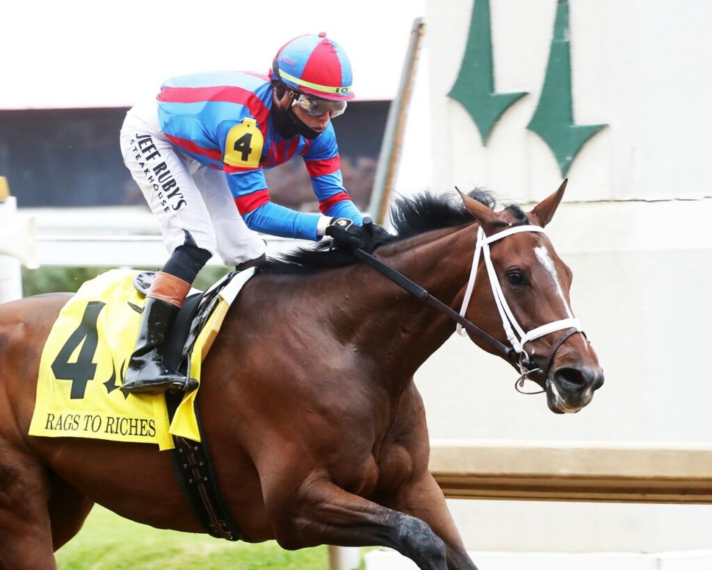 Life of Joy wins the Rags to Riches at Churchill Downs