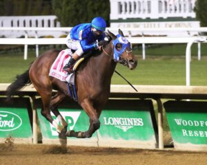 Bella Ballerina wins the Golden Rod (G2) at Churchill Downs.