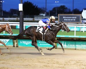Chip Honcho wins at Churchill Downs.