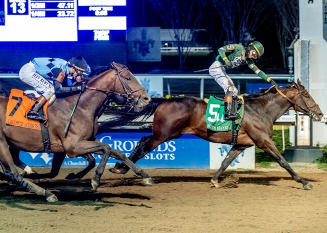 Golden Tempo wins the Lecomte at Fair Grounds.