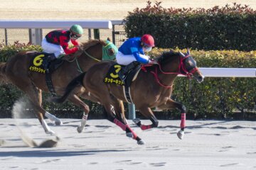 Lucky Kid wins the Hyacinth S. at Tokyo