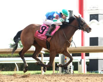 Trendsetter wins the Lexington Stakes at Keeneland.