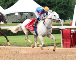 White Abarrio beats Sovereignty in the Oaklawn H. (G2)