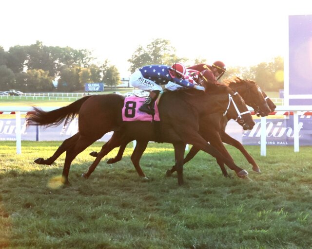 Jaded wins at Kentucky Downs.