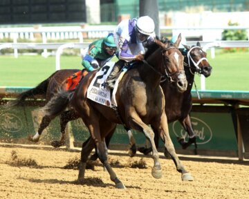 Manuka Honey rallied to take the Pocahontas (G3)