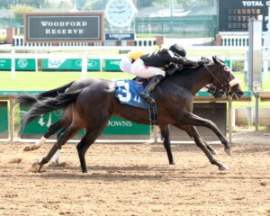 Ritzy Rags wins at Churchill Downs. 