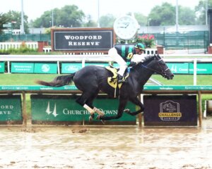 Twinkle Town wins at Churchill Downs. 