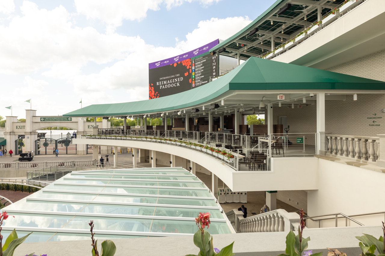 Plaza Balcony and Loge | Dining | Seats | Churchill Downs