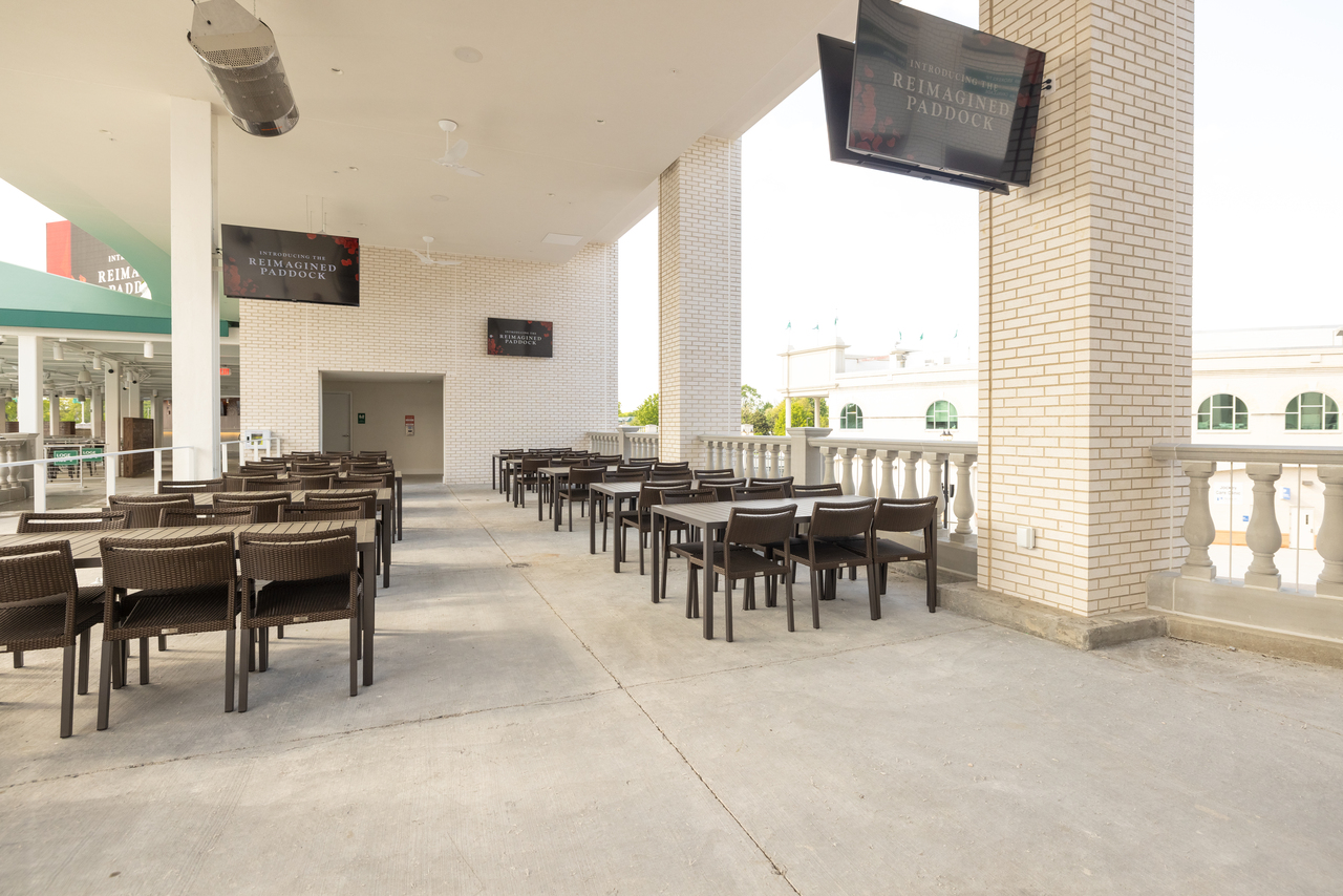 Plaza Balcony and Loge | Dining | Seats | Churchill Downs