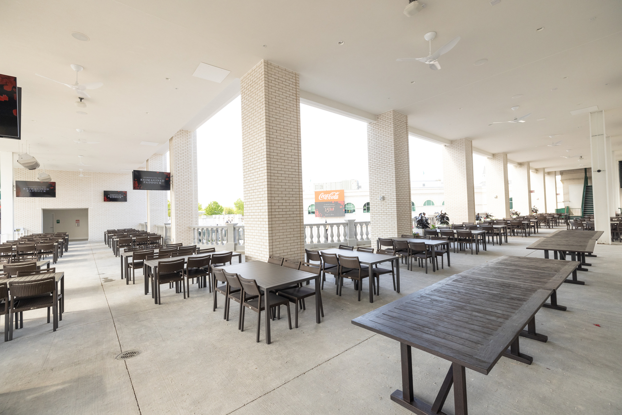 Plaza Balcony and Loge | Dining | Seats | Churchill Downs