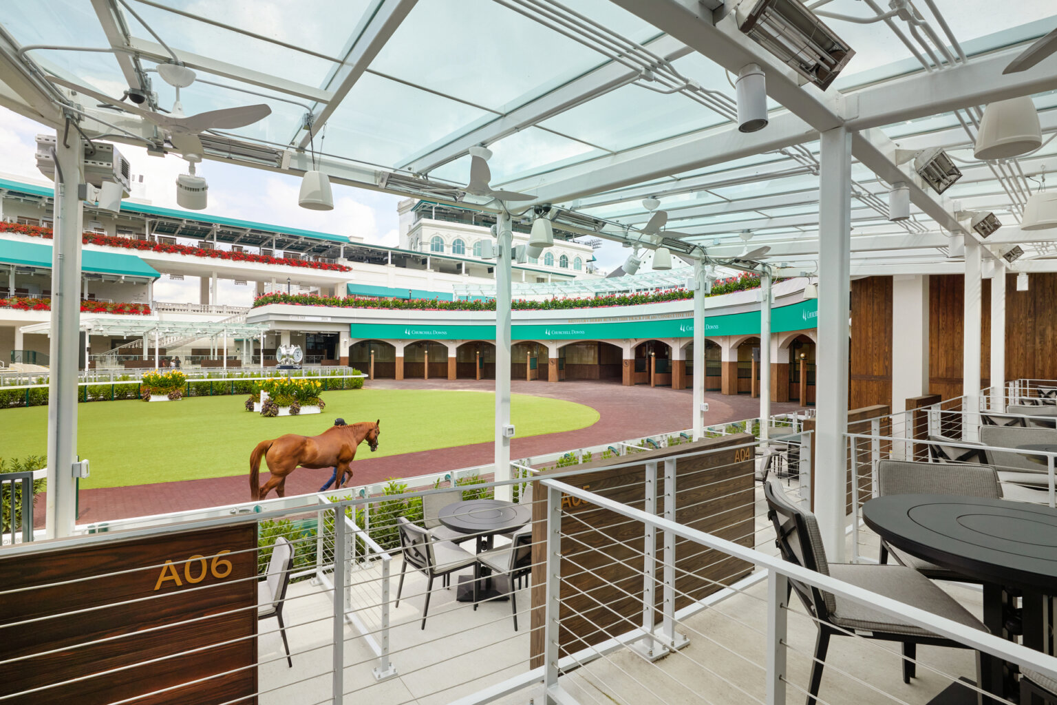 Club SI & Enclosure | Dining | Seats | Churchill Downs